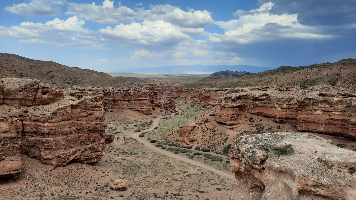 <span style="font-weight: bold;">Charyn Canyon</span><span style="font-weight: 700;">&nbsp;</span>10 Stunden Tour